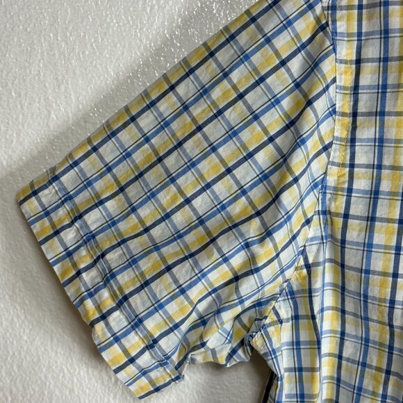 IZOD Shirt Men's Size LG Blue Yellow White Plaid Button Down Short Sleeve Pocket - Picture 10 of 11